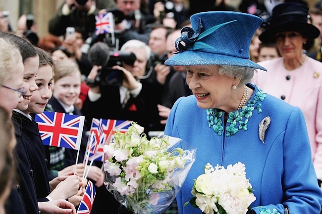 Королева Елизавета II, 2009 год фото № 3