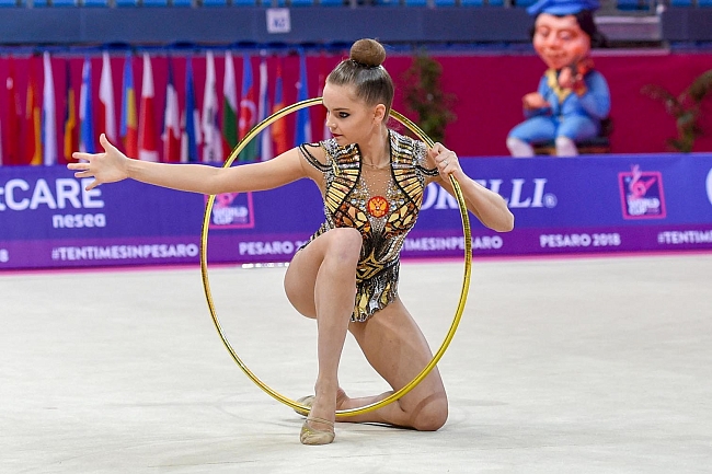 Новая Алина Кабаева: все о юной гимнастке, ставшей звездой большого спорта фото № 2