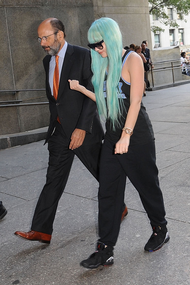 Аманда Байнс перед судебным слушанием в Нью-Йорке, 2013 фото № 5