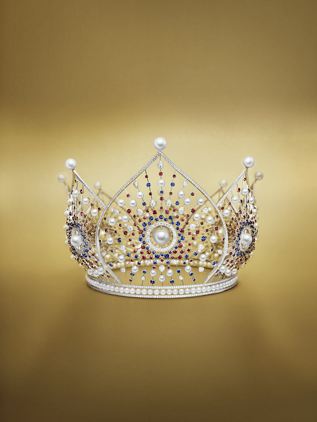 Mercury создали маску для инстаграма в виде короны «Мисс России» фото № 1