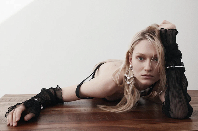 Модный дайджест: новая коллекция YANA, 10.ТЕНГРАН х «Художественный» и другие новости фото № 7