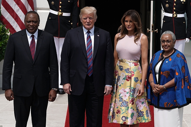 Мелания Трамп на встрече с президентом Кении фото № 2