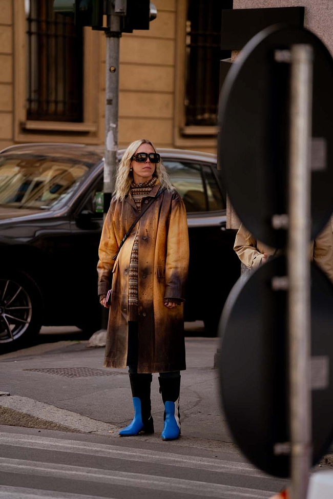 Стритстайл на Неделе моды в Милане сезона осень-зима 2022/23 фото № 49