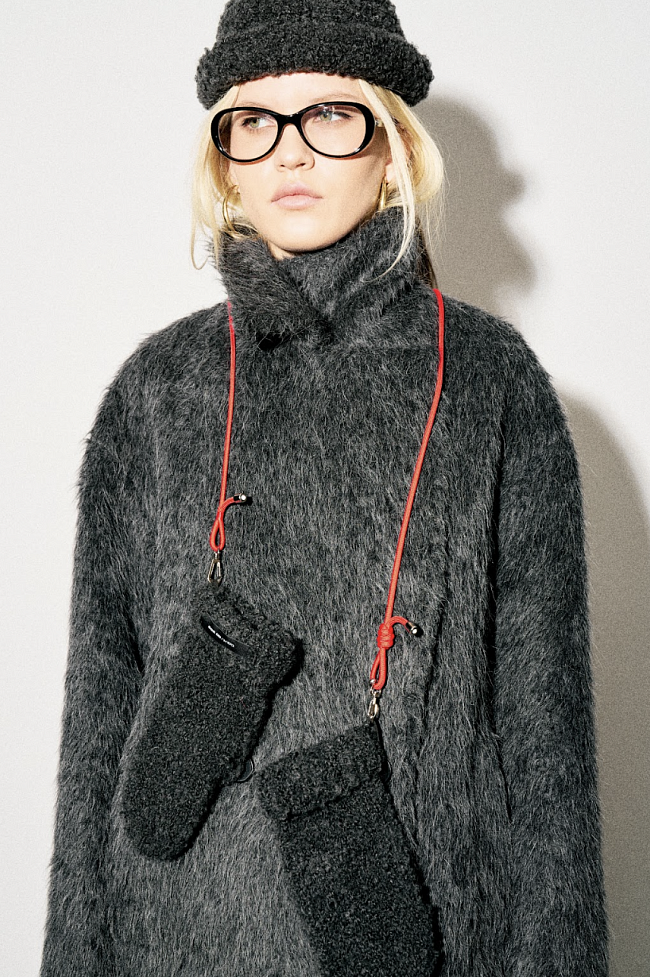 Fashion-дайджест: премиальная линия muus, новогодний дроп Qari Qris и другие новости фото № 8