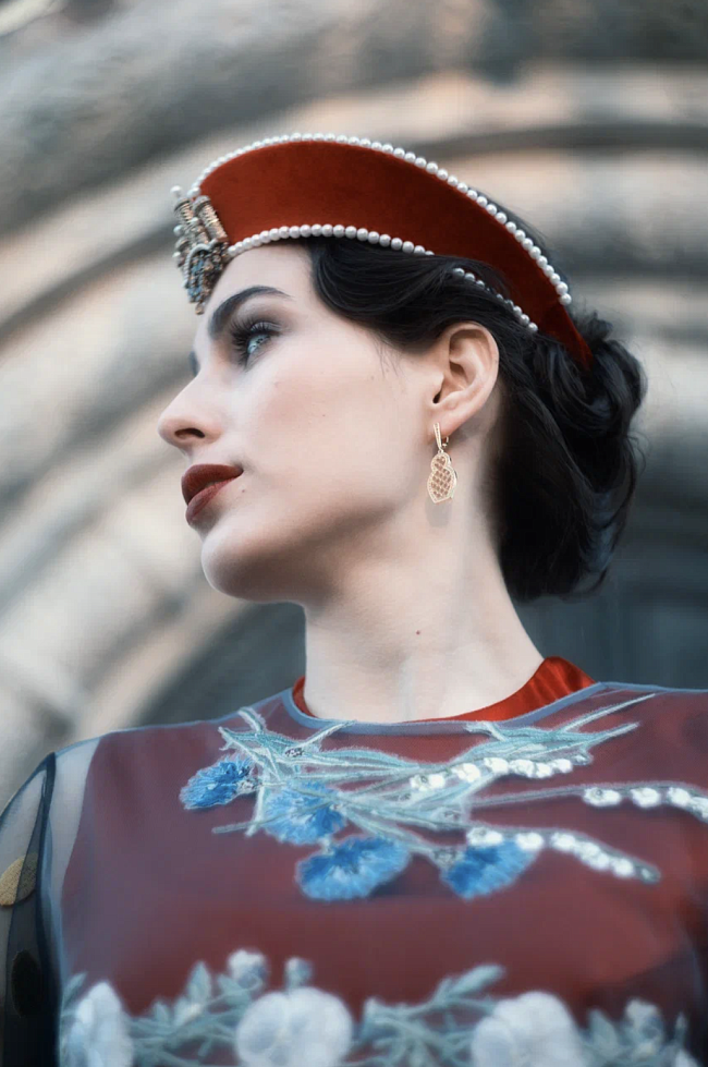 Тиара Crown, серьги Eagles, все — Russkaya Skazka фото № 8