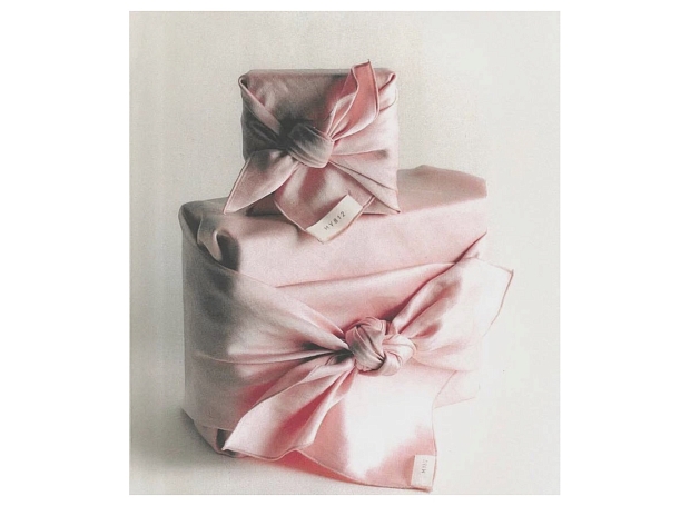 Ценителям красоты и не только: идеи подарков на 8 Марта 