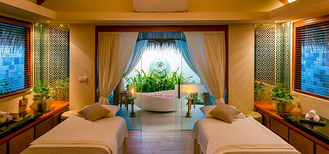 Интерьер виллы отеля Baros Maldives фото № 5
