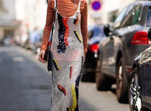 Модное комбо: платье-комбинация + водолазка