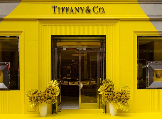 Появился первый в мире желтый бутик Tiffany & Co.