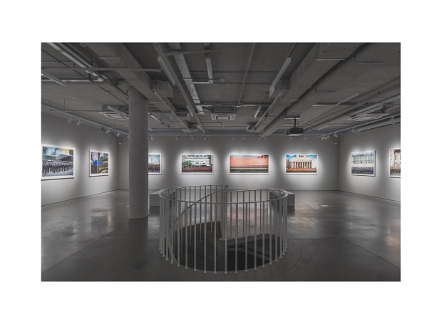 Как прошло светское открытие выставки фотохудожника Алмонда Чу «Парад / В будущем» в ЦВК Béton
