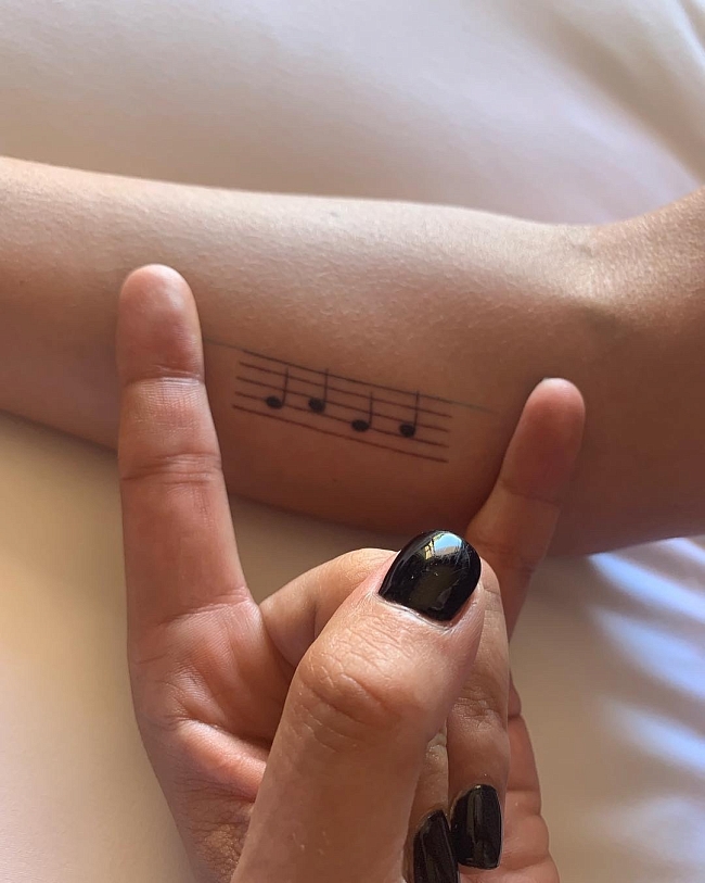 Леди Гага набила две татуировки со скрытым смыслом фото № 2
