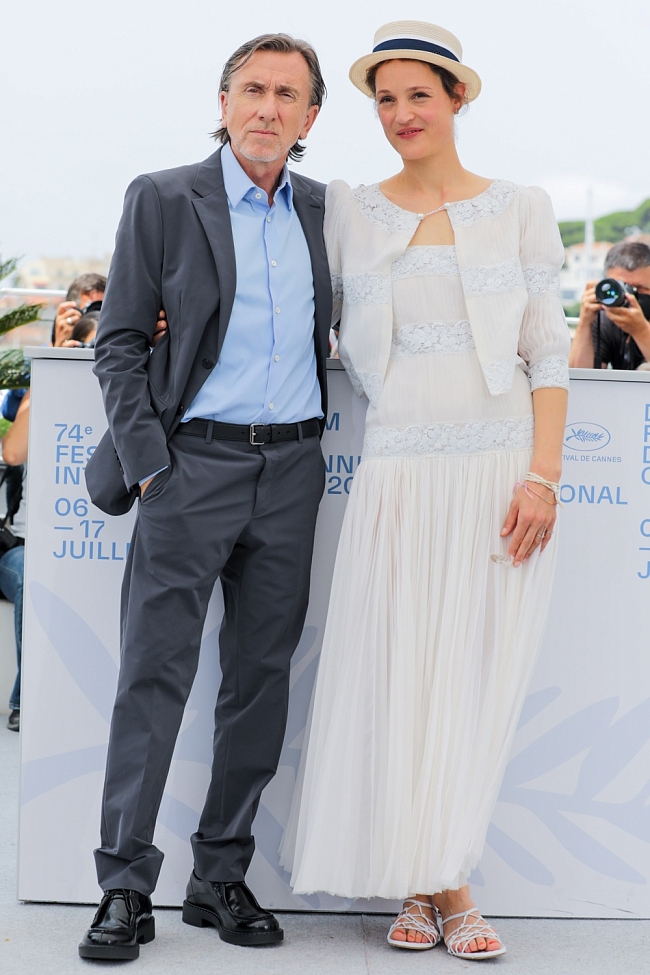 Тим Рот и Вики Крипс в Chanel на фотоколле фильма «Остров Бергмана» фото № 10