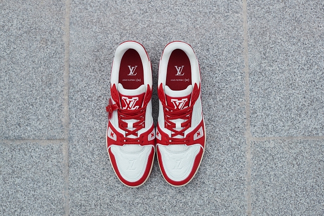 Louis Vuitton выпустили кроссовки в поддержку глобальной организации по борьбе со СПИДом фото № 2
