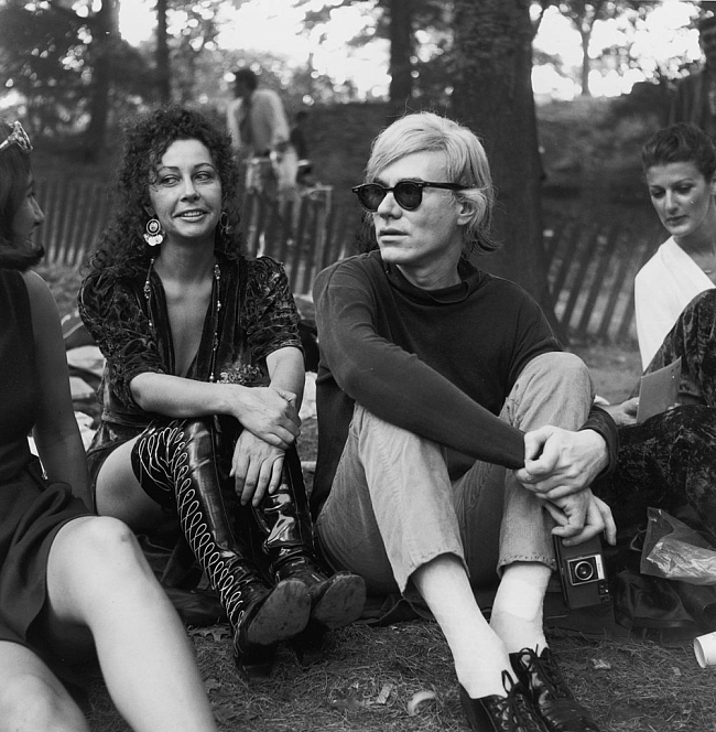 Энди Уорхол в Центральном парке в Нью-Йорке, 1968 год фото № 1