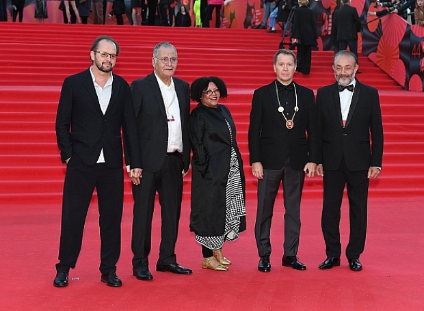 Победители и главные герои красной дорожки церемонии закрытия Московского международного кинофестиваля