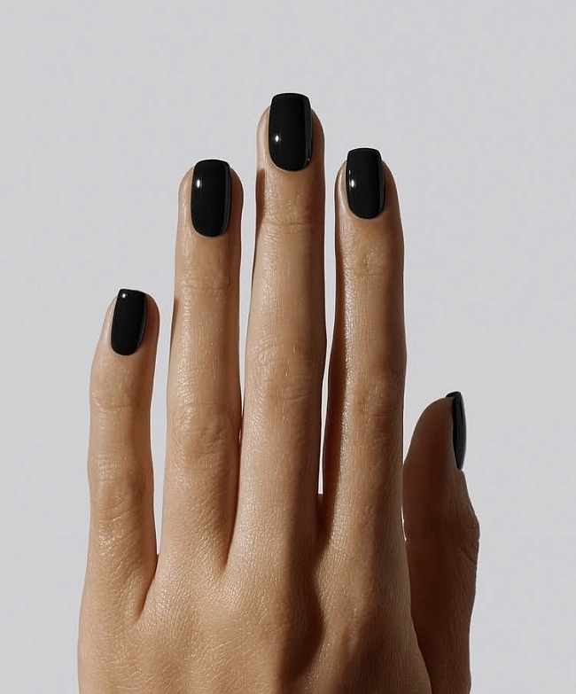 Маникюр. Черные матовые ногти — тренд весны-2026 фото № 2