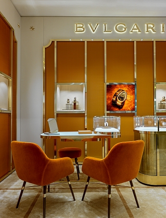 Из Рима с любовью: в Москве открылся первый часовой бутик BVLGARI фото № 4