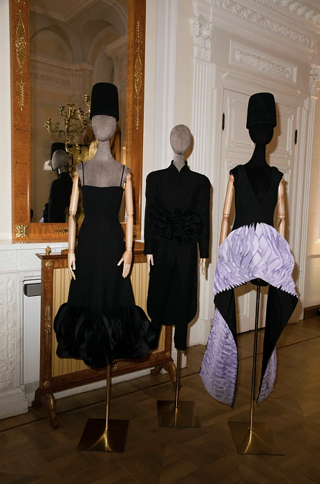 Дизайнер Александр Арутюнов предоставил на благотворительный аукцион лот от своего бренда — пошив наряда Haute Couture фото № 17