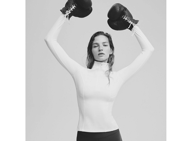 Модный дайджест: коллекция YULIAWAVE Wellness, специальный выпуск часов Ракета «BIG ZERO» и другие новости