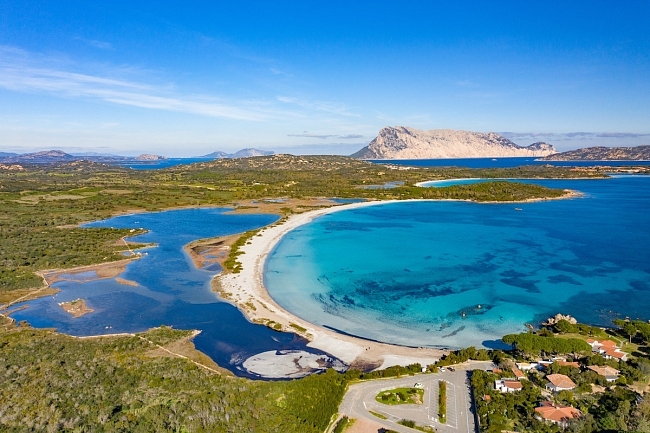 Посмотрите на лучший пляж Сардинии, где откроется новый курорт Baglioni Resort Sardinia фото № 2
