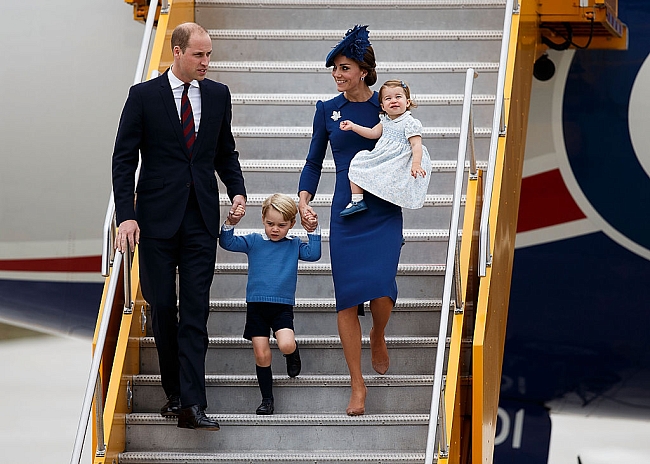 Кейт Миддлтон и принц Уэльский Уильям с детьми фото № 4