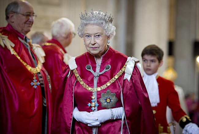 Елизавета II отменила все официальные визиты из-за коронавируса фото № 1