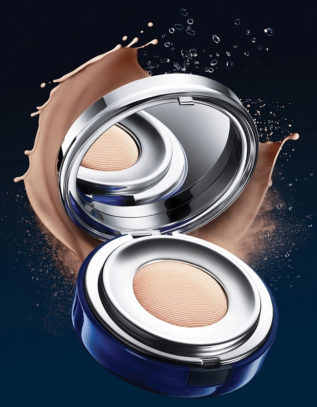 Тональный крем в кушоне Skin Caviar Essence-in-Foundation SPF 25 от La Prairie, 12 830 руб.  фото № 3