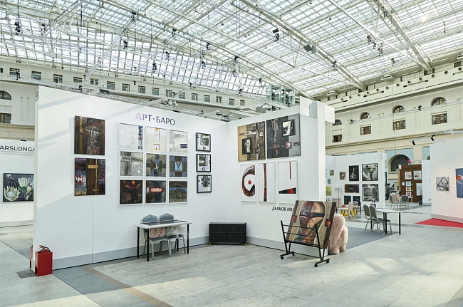 Ирина Хакамада, Наталья Матвеева, Светлана Кузнецова и другие гости на открытии ярмарки «АРТ МОСКВА» фото № 3