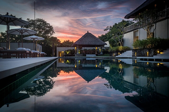 Большой всплеск: 5 отелей мира с невероятно красивыми бассейнами фото № 4