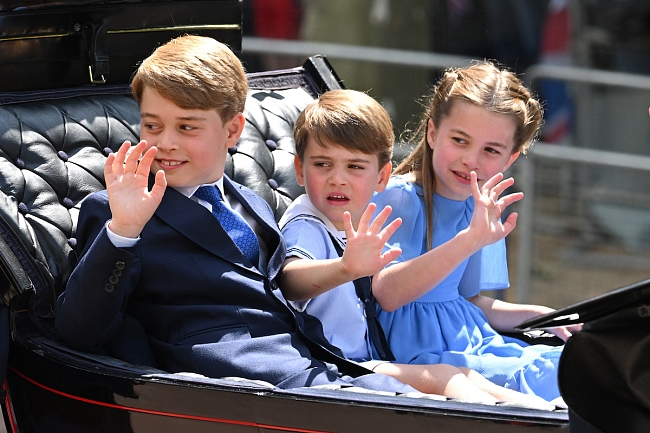 Принц Джордж, принц Луи и принцесса Шарлотта фото № 4