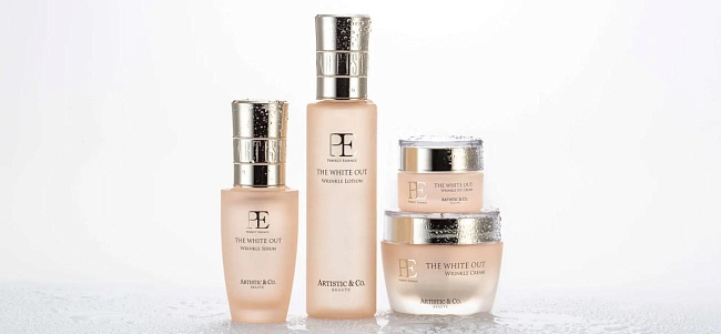 Антивозрастной комплекс для сияющей кожи The White Out Skincare System Artistic&Co фото № 3