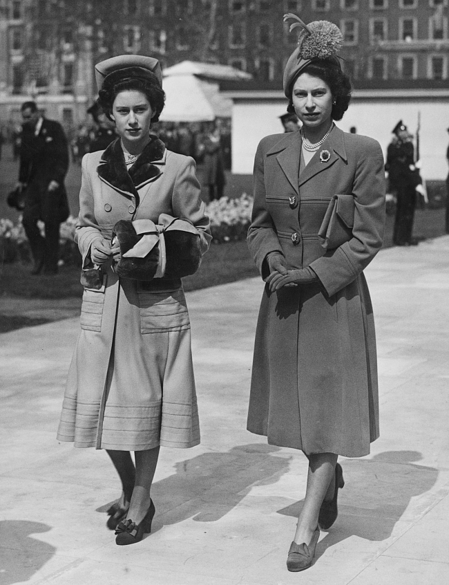 Принцесса Маргарет и принцесса Елизавета, 1948 фото № 2
