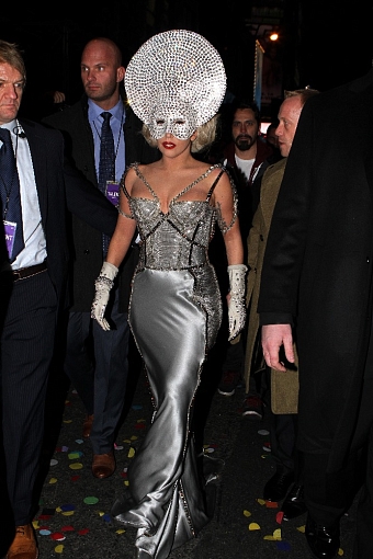 Леди Гага на новогодней вечеринке, 2011 год. фото № 5