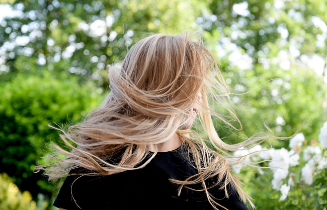 Как улучшить состояние волос на самоизоляции или почему нужно мыть голову три раза в неделю: мнение экспертов фото № 1