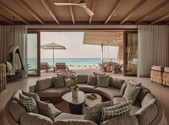 Travel-дайджест: открытие Forest Hills, праздничный проект Portrait Milano и новые фирменные резиденции InterContinental Phuket Resort фото № 8