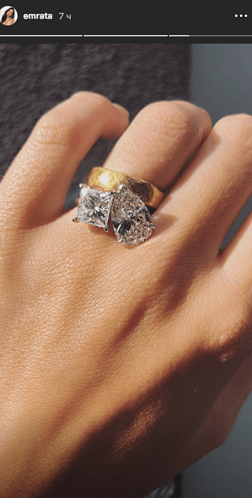 Эмили Ратаковски показала помолвочное кольцо спустя 4 месяца после свадьбы фото № 3