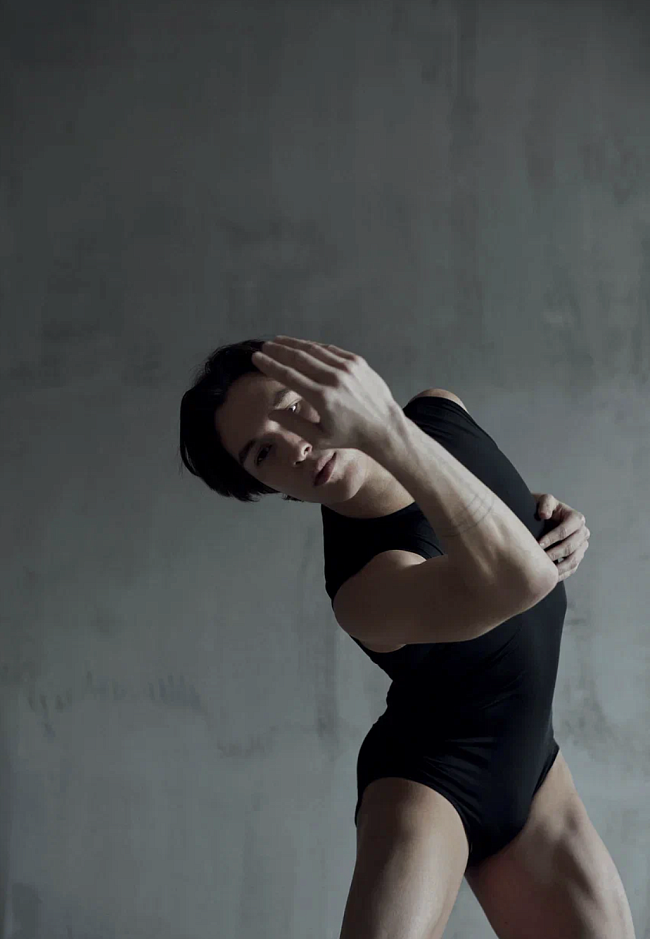 На Дамире Смаилове: боди, собственность героя фото № 2