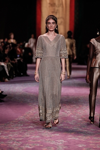 «Что если бы женщины правили миром»: коллекция Christian Dior Haute Couture весна-лето 2020 фото № 7