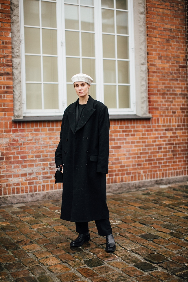 Стритстайл на Неделе моды в Копенгагене сезона осень-зима 2022/23 фото № 14