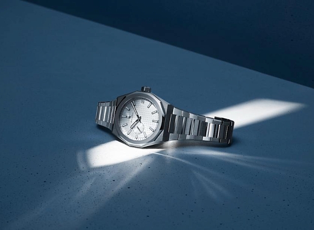Zenith представили новую модель часов из футуристичной коллекции DEFY Skyline