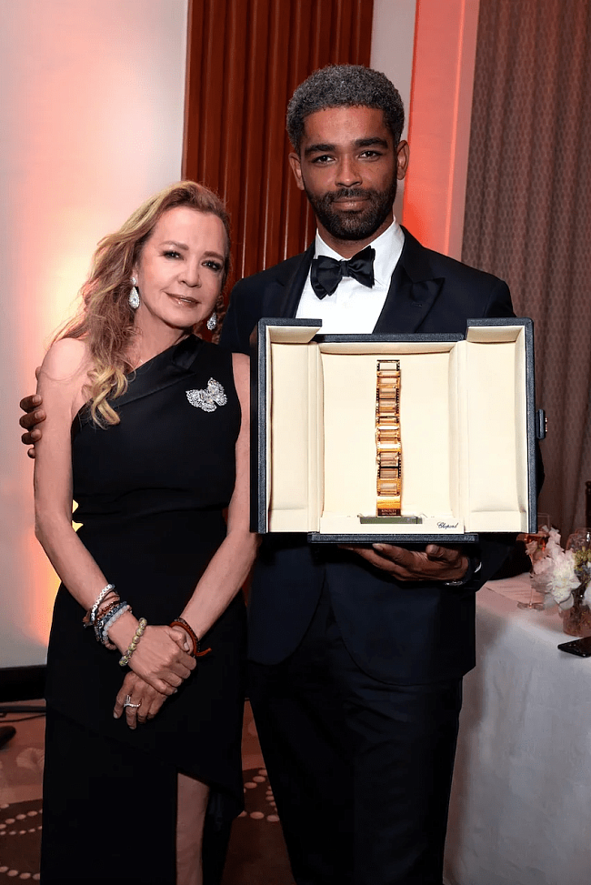 Лауреат Chopard Trophée Кингсли Бен-Адир и креативный директор Chopard Каролина Шойфеле фото № 1