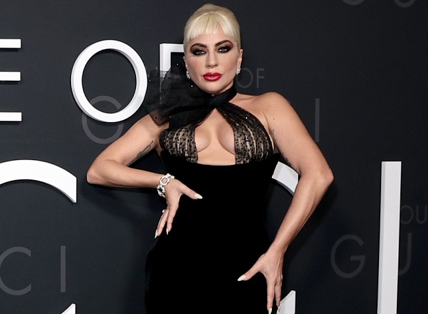 Леди Гага в смелом платье с полупрозрачным топом на премьере «Дома Gucci» в Нью-Йорке