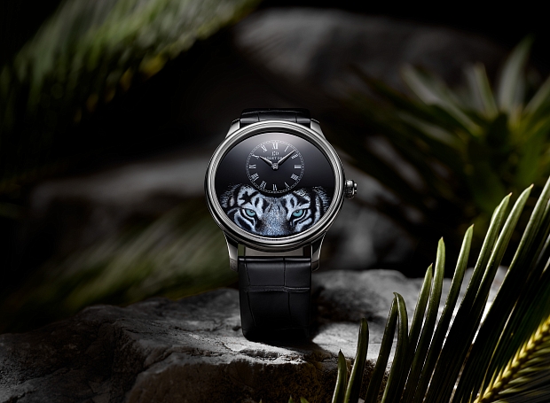 Швейцарский бренд Jaquet Droz предлагает заглянуть в глаза тигру в новой модели часов