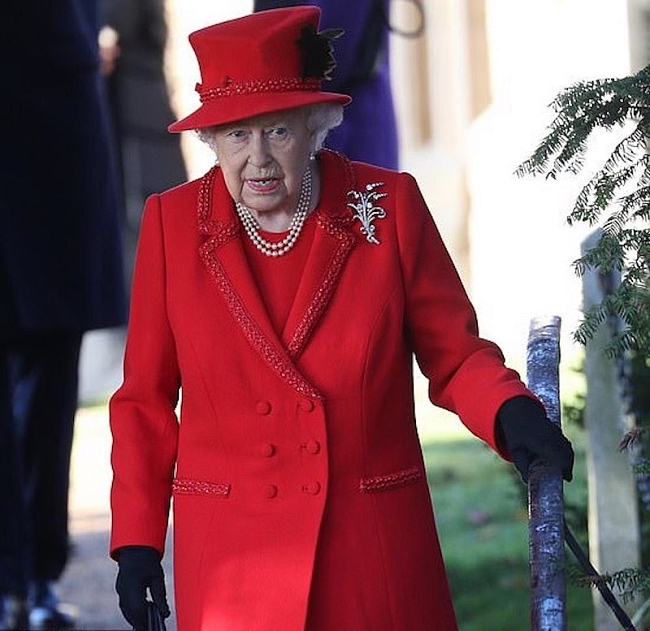 Королева Елизавета II в день Рождества 2019 года фото № 1