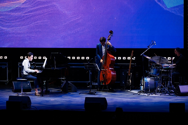Выступление пианиста Риада Маммадова с джазовой импровизацией фото № 5