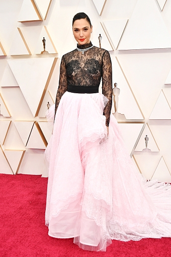 Галь Гадот в Givenchy Haute Couture на церемонии «Оскар-2020» фото № 6