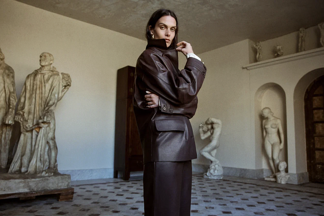 Модный дайджест: свадебная коллекция Valentin Yudashkin, премиальная капсула 2MOOD и другие новости фото № 7