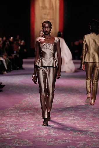 «Что если бы женщины правили миром»: коллекция Christian Dior Haute Couture весна-лето 2020 фото № 6