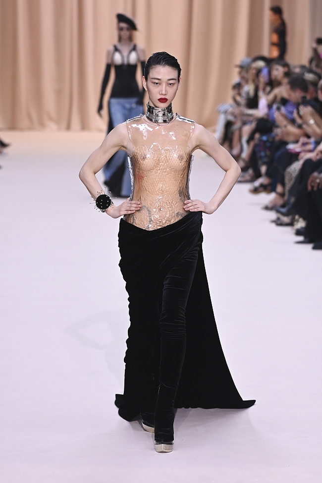 Jean Paul Gaultier Couture осень-зима 2022/23 фото № 4