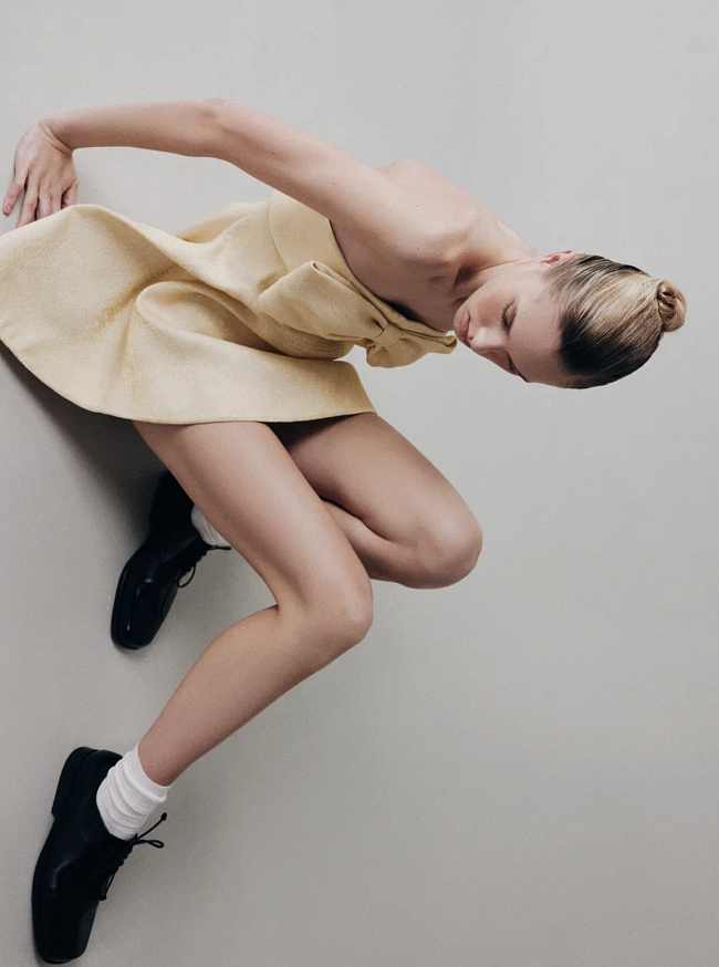 Fashion-дайджест: новая коллекция Kalmanovich, весенняя капсула бренда «Снежная Королева» и другие новости фото № 1